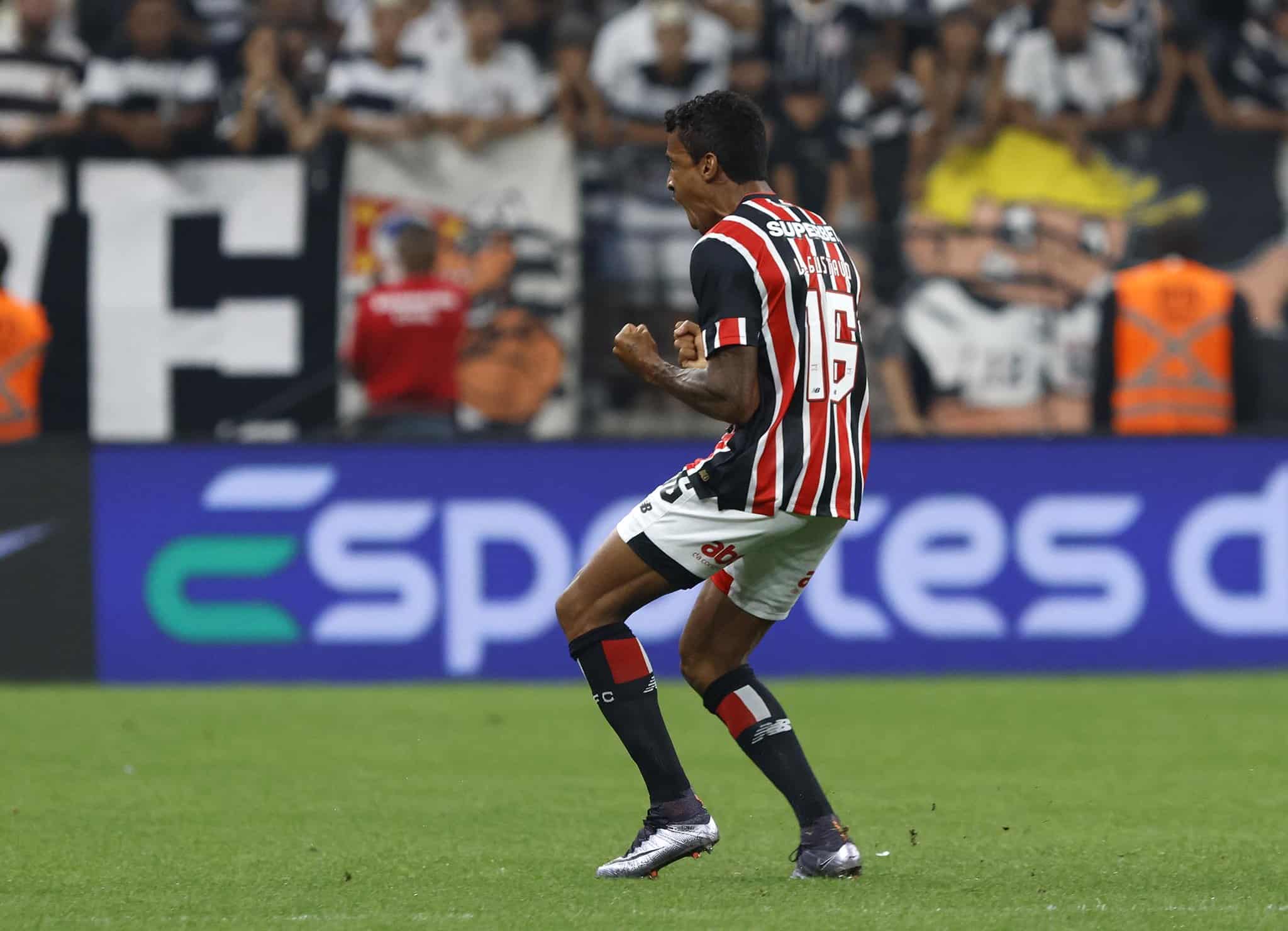 Les&atilde;o de Luiz Gustavo no S&atilde;o Paulo deve antecipar inscri&ccedil;&atilde;o de James no Campeonato&nbsp;Paulista