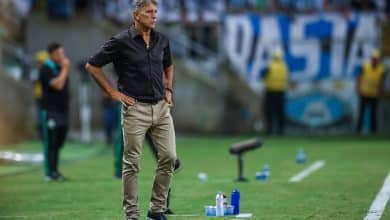Renato faz de tudo para defender um Gr&ecirc;mio que preocupa, mesmo com a lideran&ccedil;a do Gauch&atilde;o