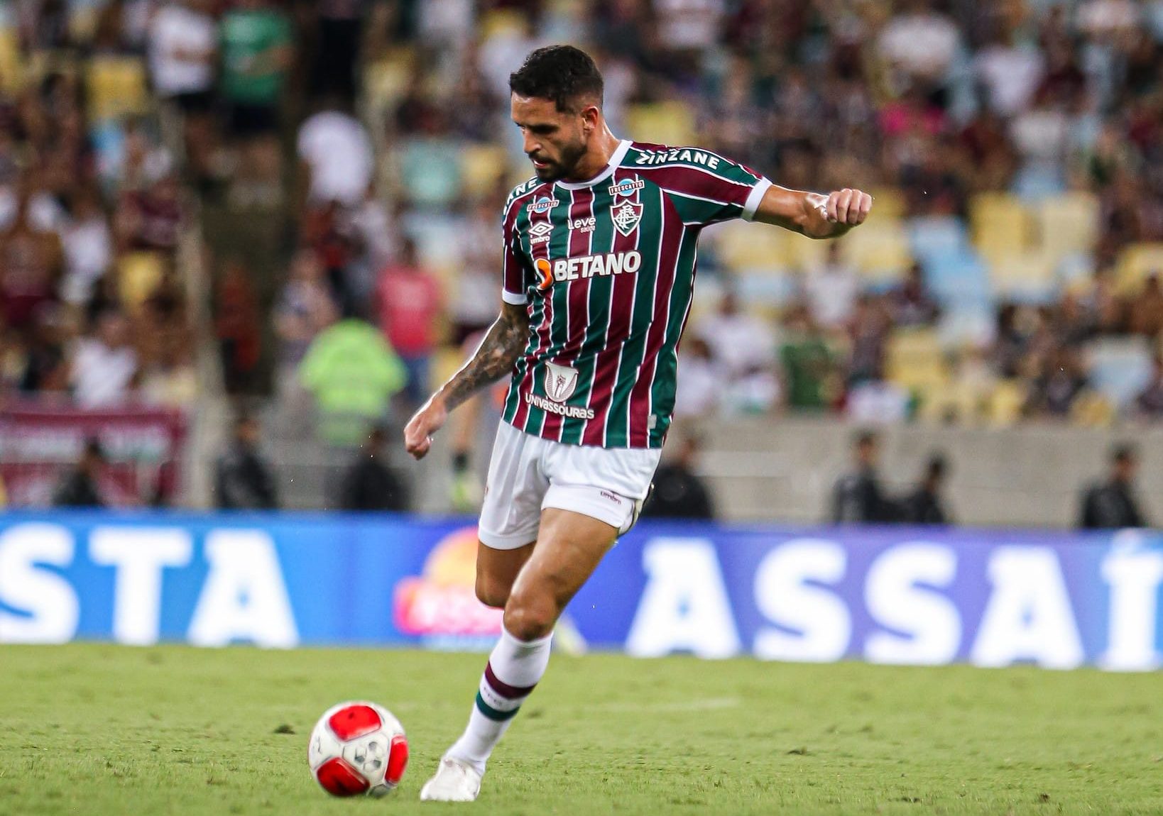 Acima da m&eacute;dia, Renato Augusto melhora Fluminense e j&aacute; pede passagem no time