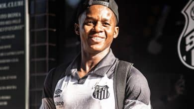 Ainda &agrave; espera de Giuliano, Carille j&aacute; adianta que Cazares ser&aacute; o 10 do Santos contra o Red Bull Bragantino