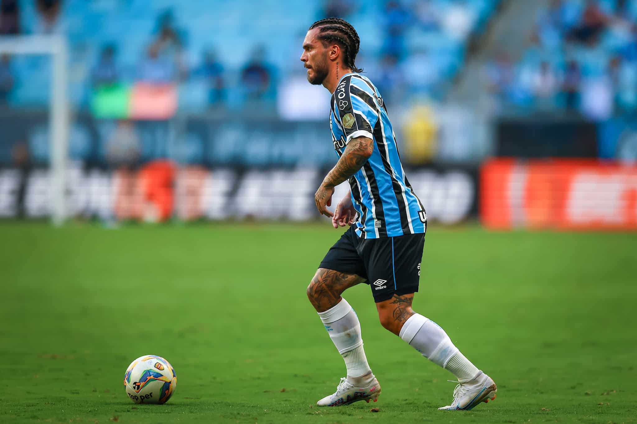 A paci&ecirc;ncia da torcida do Gr&ecirc;mio com Nathan acabou h&aacute; tempo, mas a da comiss&atilde;o t&eacute;cnica ainda n&atilde;o