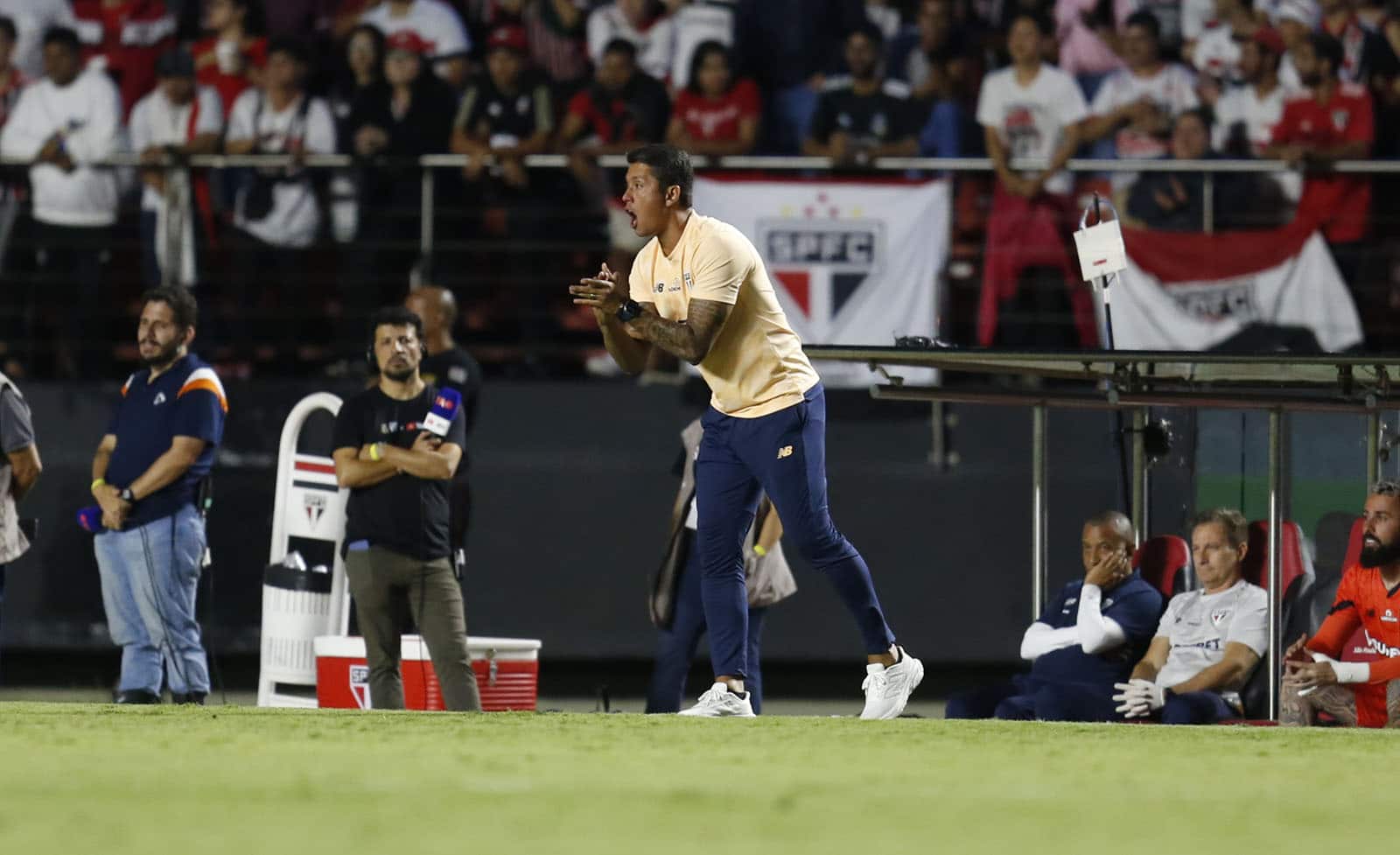 Queda da invencibilidade no MorumBIS e trabalho para Carpini: derrota em cl&aacute;ssico deixa marcas&nbsp;no&nbsp;S&atilde;o&nbsp;Paulo