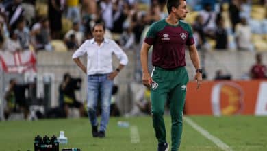 &lsquo;Arbitragem se perde&rsquo;: auxiliar do Fluminense indica como juiz prejudicou jogo contra o Vasco