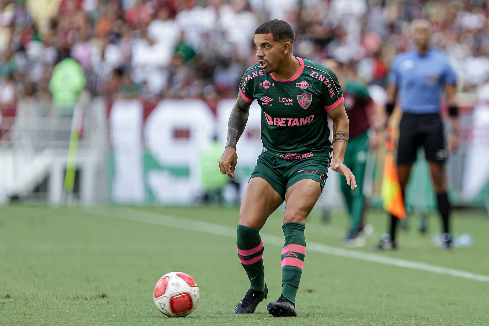Terans mostra qualidade, mas ainda n&atilde;o se encontrou em campo no Fluminense de Diniz - Foto: LUCAS MER&Ccedil;ON/FLUMINENSE FC