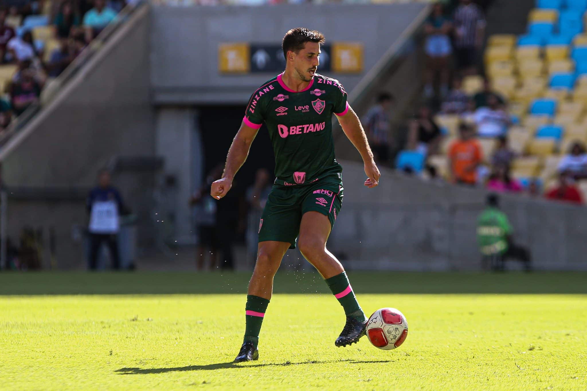 Gabriel Pires alternou entre zaga e meio campo, mas tentativa do Fluminense n&atilde;o deu certo contra o Madureira - Foto: MARCELO GON&Ccedil;ALVES / FLUMINENSE FC