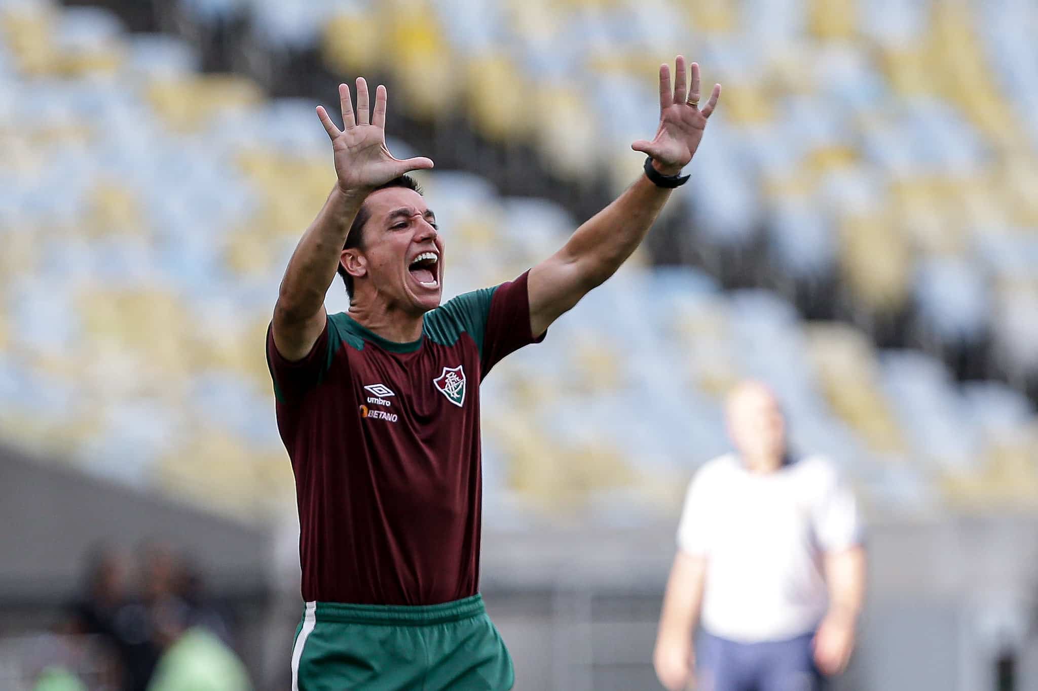 Eduardo Barros tenta corrigir Fluminense contra o Madureira: vers&atilde;o 2024 do Tricolor ainda est&aacute; longe do ideal - Foto: LUCAS MER&Ccedil;ON/FLUMINENSE FC