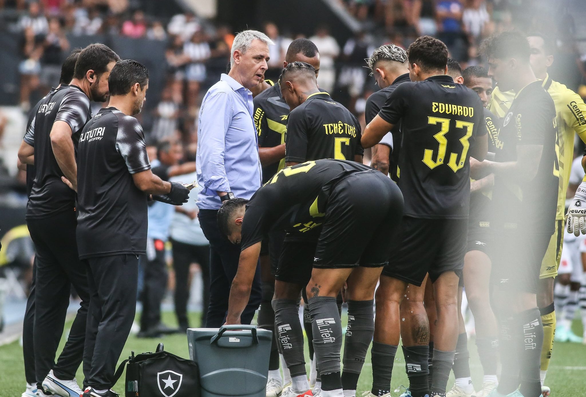 Botafogo chega em semana decisiva com Tiago Nunes tentando apaziguar crise criada por ele mesmo