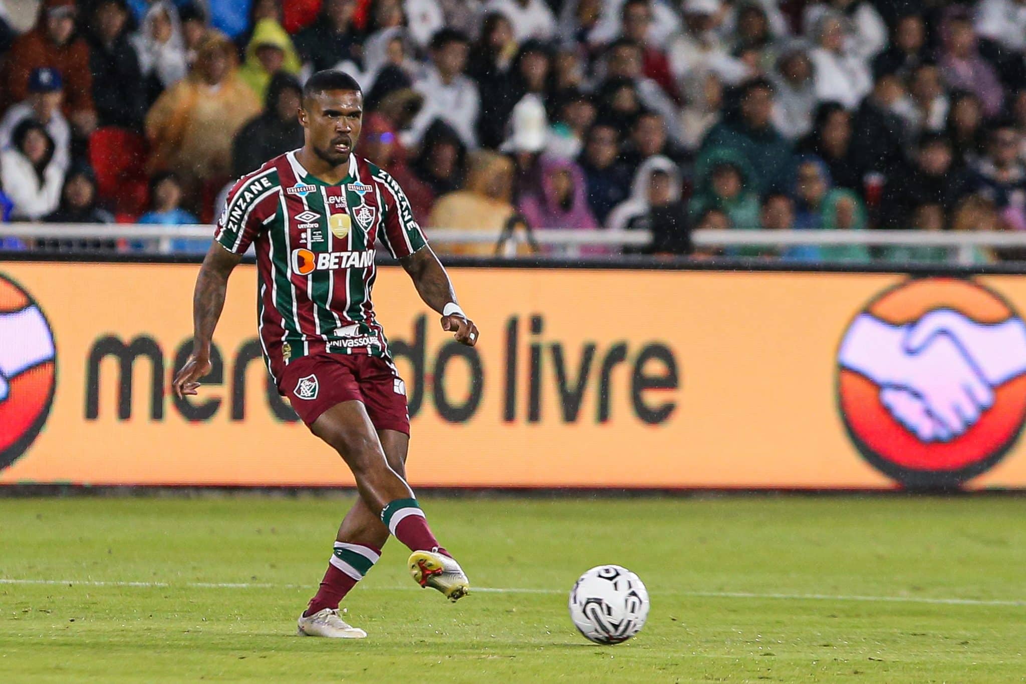 Douglas Costa pode ser titular do Fluminense contra o Flamengo pelo Carioca - Foto: MARCELO GON&Ccedil;ALVES / FLUMINENSE FC