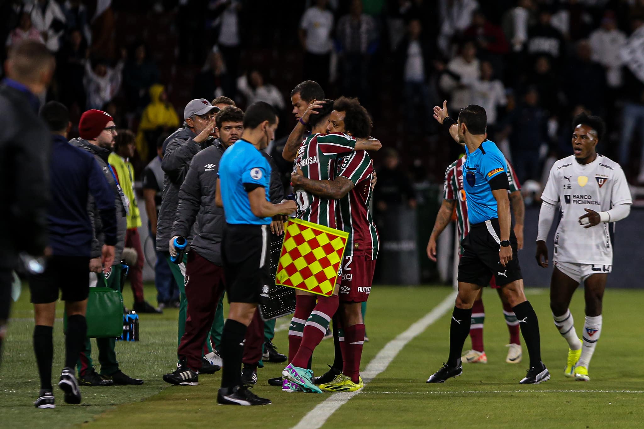 Marcelo foi substitu&iacute;do no in&iacute;cio do jogo contra a LDU com dores musculares e &eacute; d&uacute;vida no Fluminense - Foto: MARCELO GON&Ccedil;ALVES / FLUMINENSE FC 