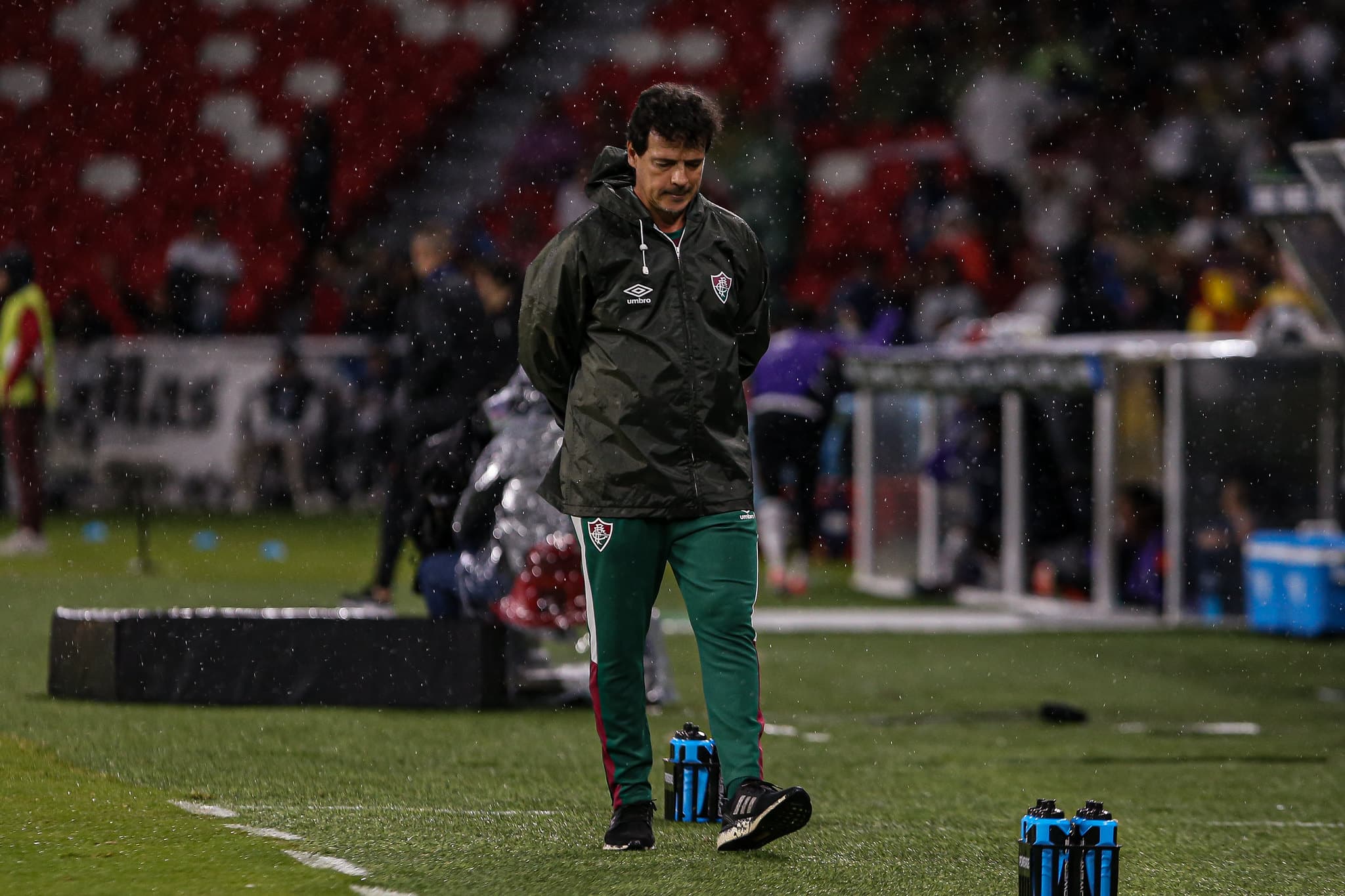 Para Fernando Diniz, arbitragem manchou jogo de ida da Recopa e prejudicou o Fluminense - Foto: MARCELO GON&Ccedil;ALVES / FLUMINENSE FC