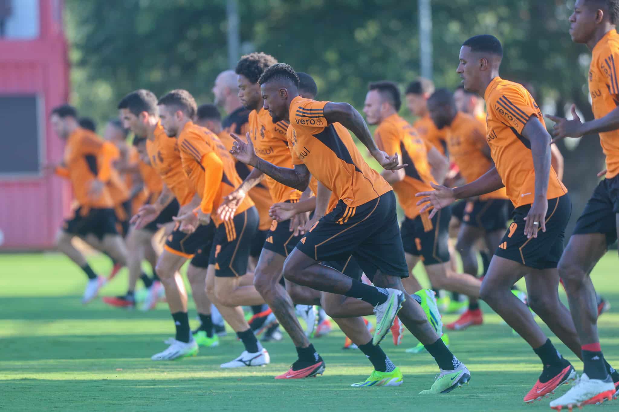 Ainda sem Rochet, Internacional tem outros tr&ecirc;s desfalques para o Gre-Nal