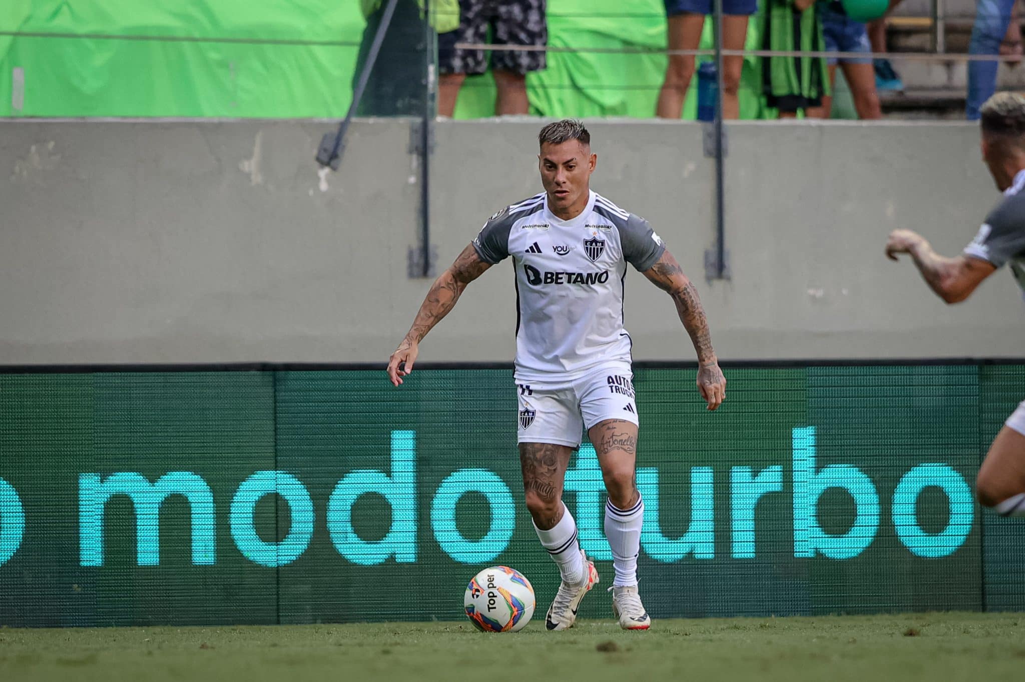 &lsquo;Vou contigo at&eacute; a morte&rsquo;: Faz sentido Felip&atilde;o dar nova chance a Vargas no Atl&eacute;tico-MG?