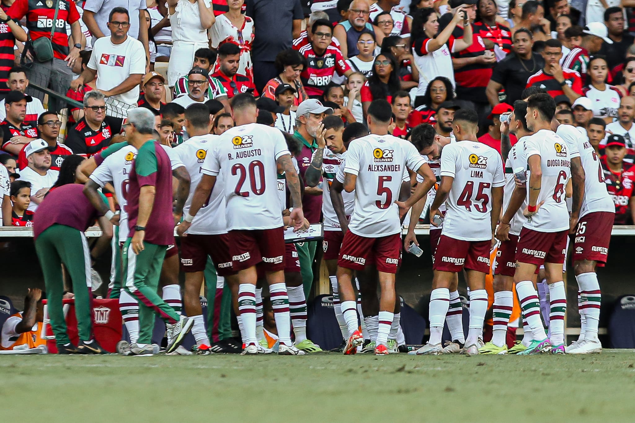 Fluminense vive drama nos cl&aacute;ssicos: j&aacute; s&atilde;o 10 jogos sem vencer os rivais