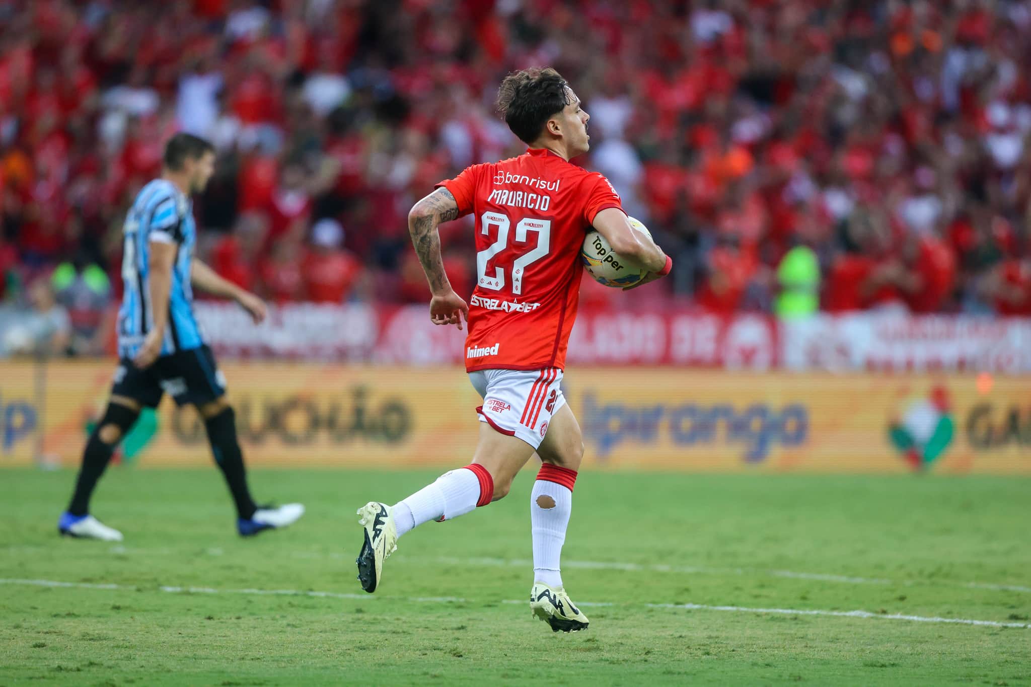 Melhor em campo no Gre-Nal, Maur&iacute;cio provou (de novo) porque tem que ser titular absoluto do Internacional