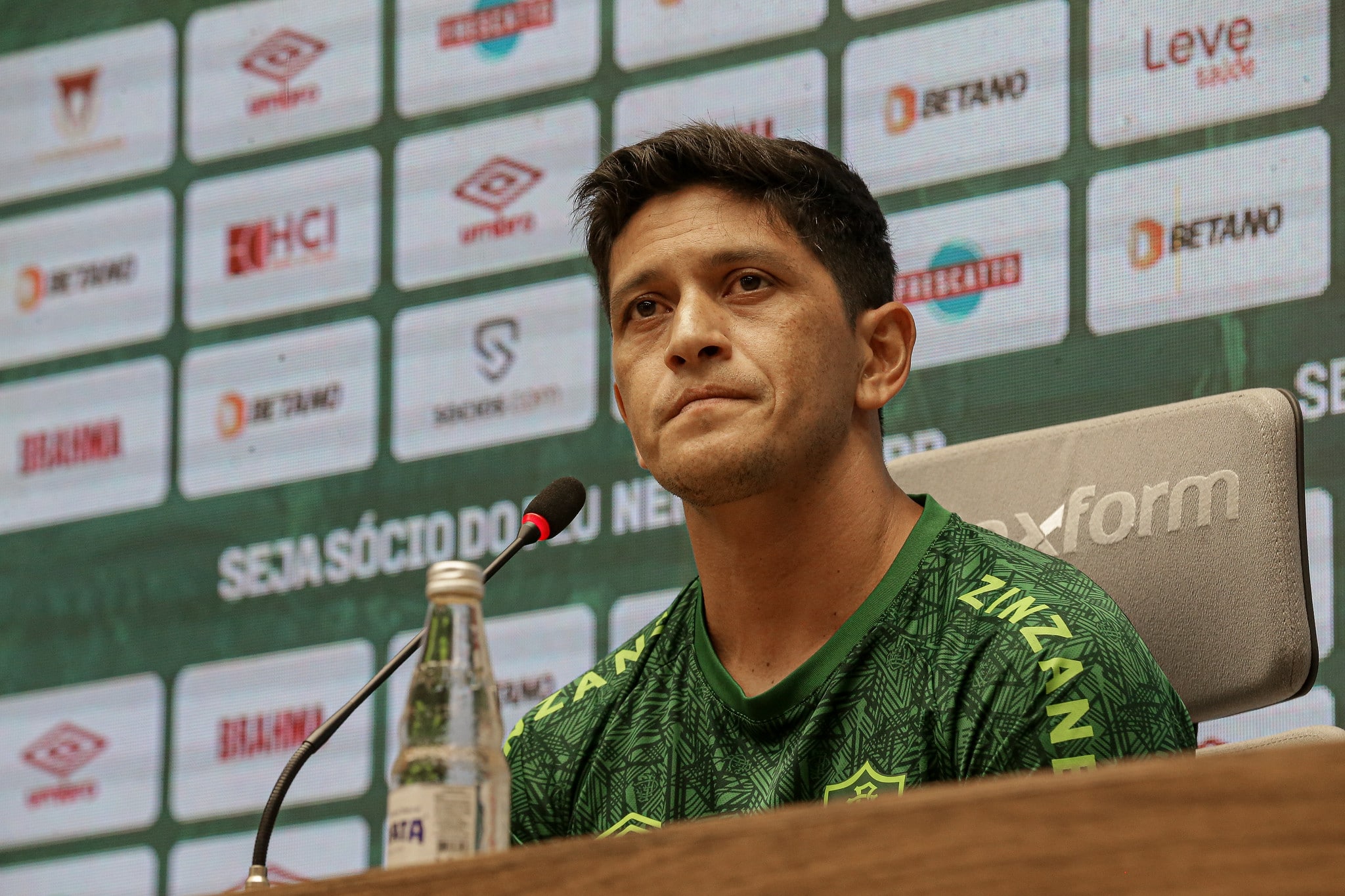 &lsquo;N&atilde;o carregamos peso&rsquo;: Cano ignora passado e mira t&iacute;tulo da Recopa pelo Fluminense