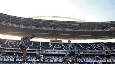 Ainda com t&eacute;cnico interino, Botafogo tenta manter vivo o sonho da fase de grupos da Libertadores