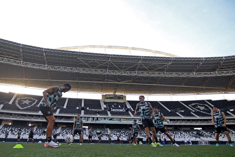 Ainda com técnico interino, Botafogo tenta manter vivo o sonho da fase de grupos da Libertadores