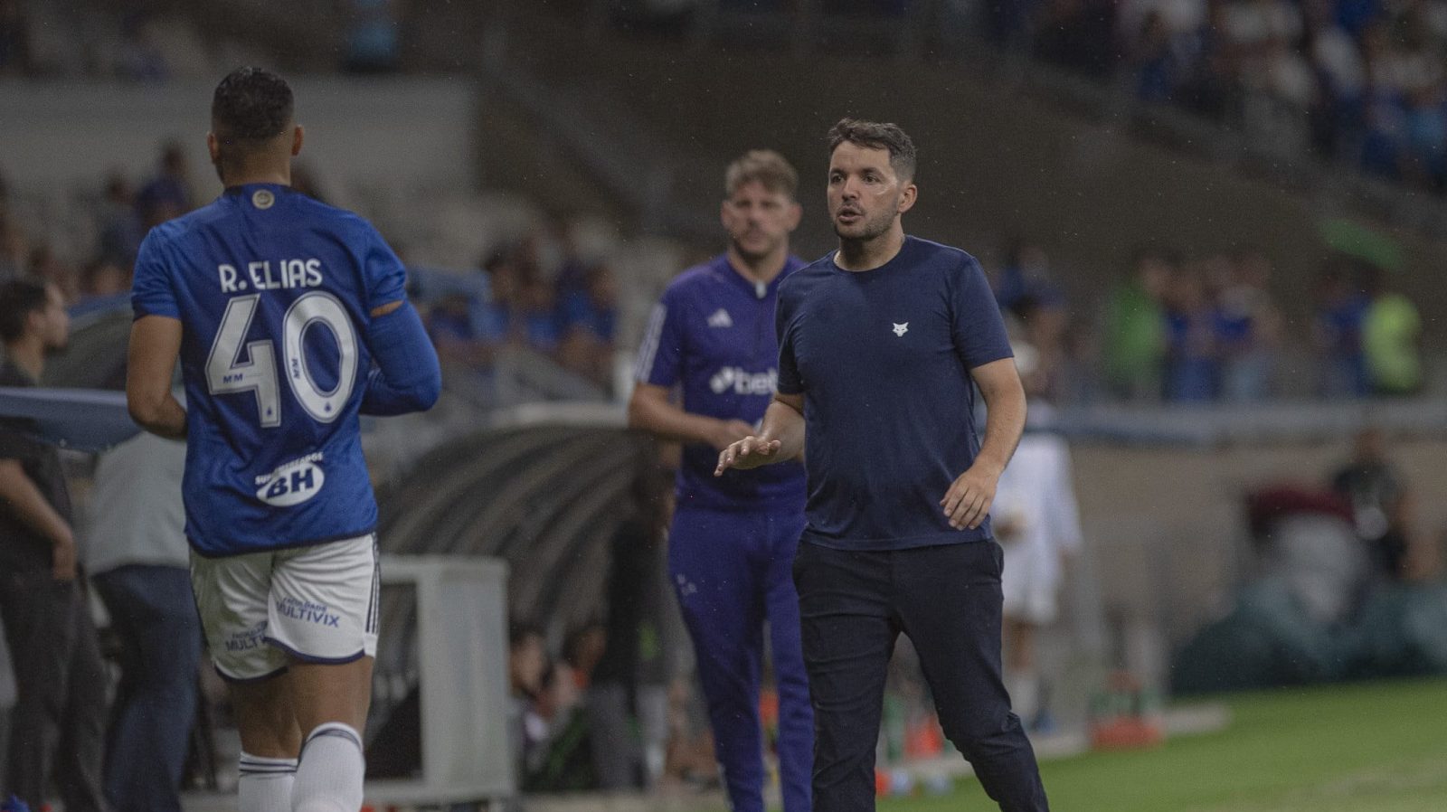 Larcam&oacute;n explica decis&otilde;es controversas em derrota do Cruzeiro e projeta estreia de refor&ccedil;os