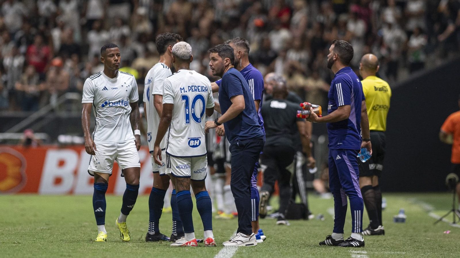 Cruzeiro visita Democrata GV e visando se recuperar no Campeonato Mineiro