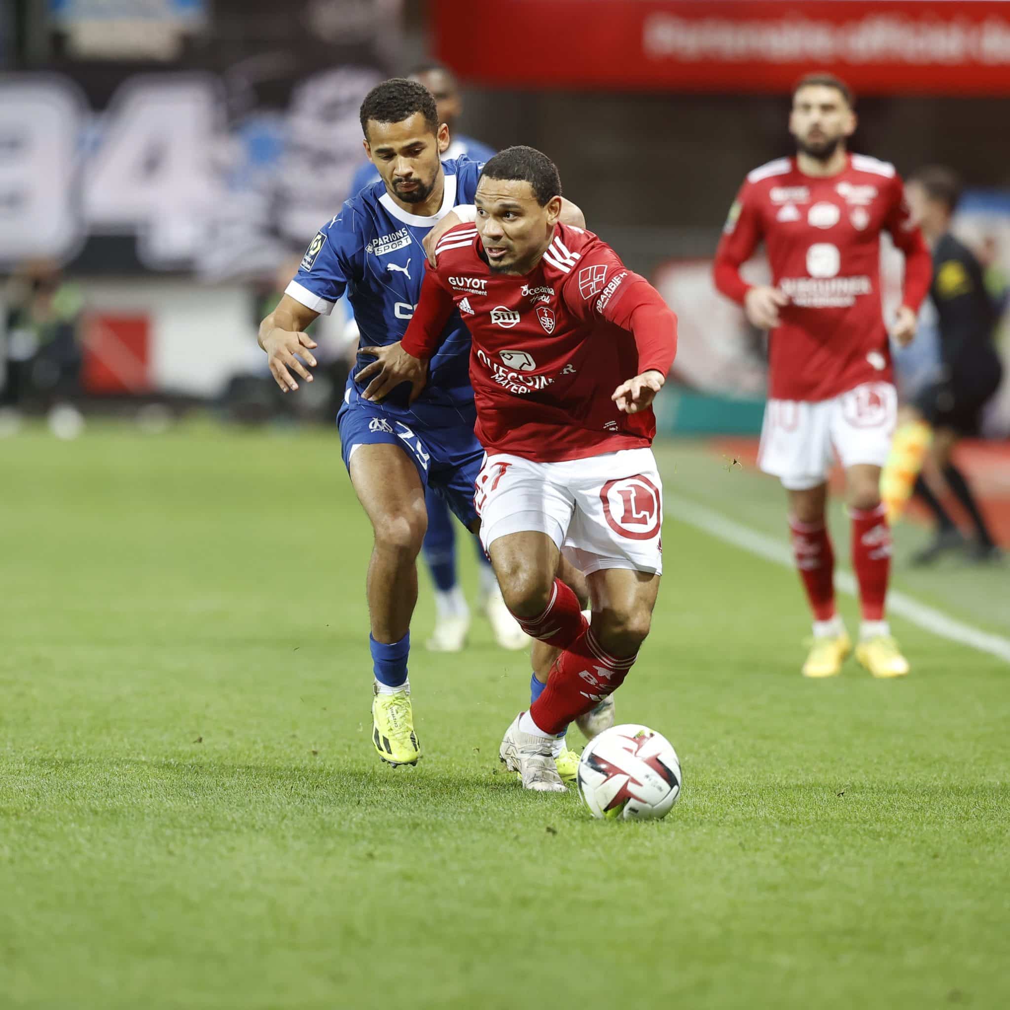Sensa&ccedil;&atilde;o da Ligue 1, Brest chega &agrave; vice-lideran&ccedil;a ap&oacute;s vencer o irregular Marseille
