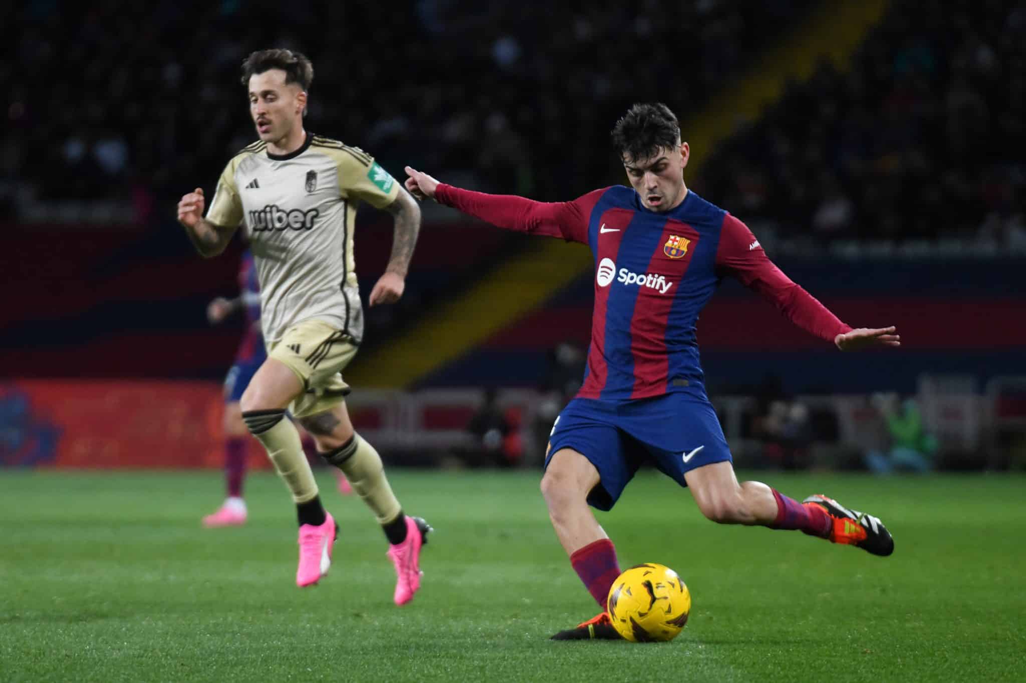 Essa &eacute; a poss&iacute;vel nova terceira camisa do Barcelona e f&atilde;s de Ronaldinho v&atilde;o amar