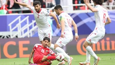 Em duelo t&aacute;tico interessante, Jord&acirc;nia se aproveita da bola a&eacute;rea para bater o Tajiquist&atilde;o e fazer hist&oacute;ria na Copa da &Aacute;sia