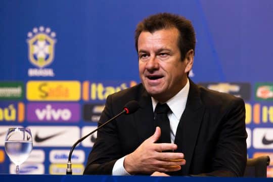 &lsquo;Se preparou 10 anos e fez igual eu&rsquo;: Dunga ataca trabalho de Tite na Sele&ccedil;&atilde;o e coloca at&eacute; m&atilde;e na conversa