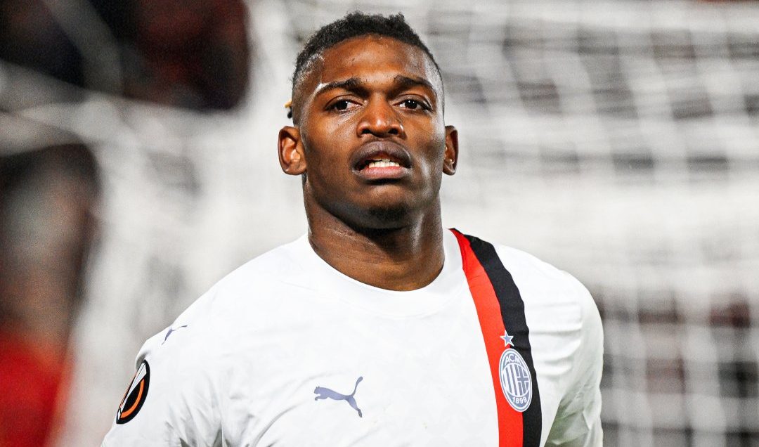 Rennes quase aprontou, mas Milan garante classifica&ccedil;&atilde;o na Liga Europa gra&ccedil;as ao placar agregado