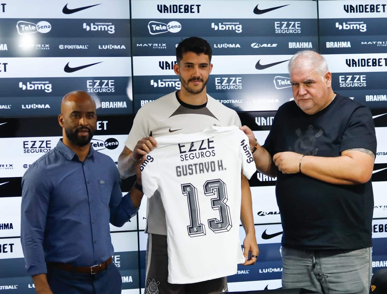 A chegada de Ant&oacute;nio Oliveira deve fazer Gustavo Henrique estrear em breve no Corinthians