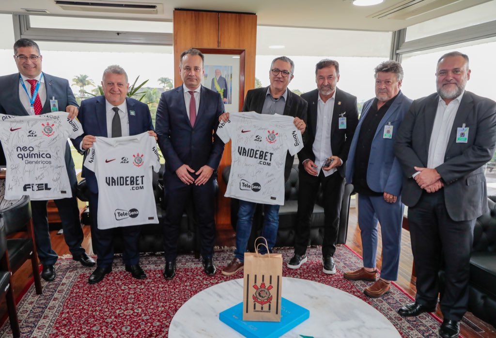 Nova tentativa: Corinthians se re&uacute;ne com diretores da Caixa em busca de acordo por Arena