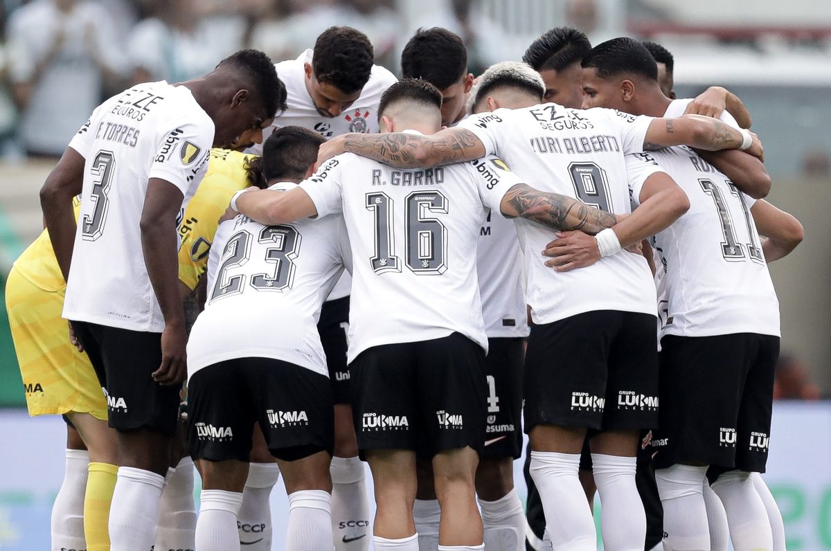 Empate heroico do Corinthians n&atilde;o pode jogar erros do time para debaixo do tapete