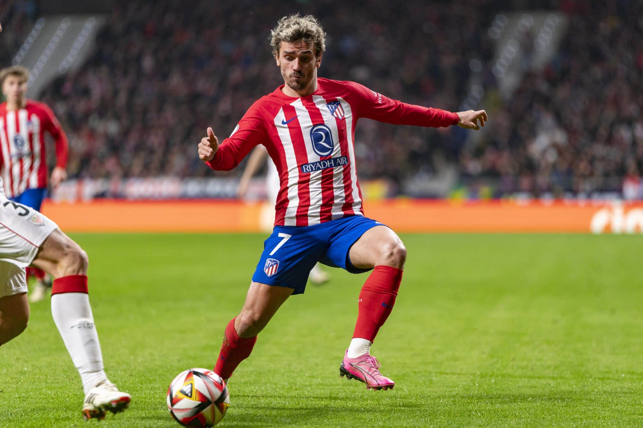 &lsquo;Voc&ecirc; merece&rsquo;: o impressionante presente de Depay para Griezmann