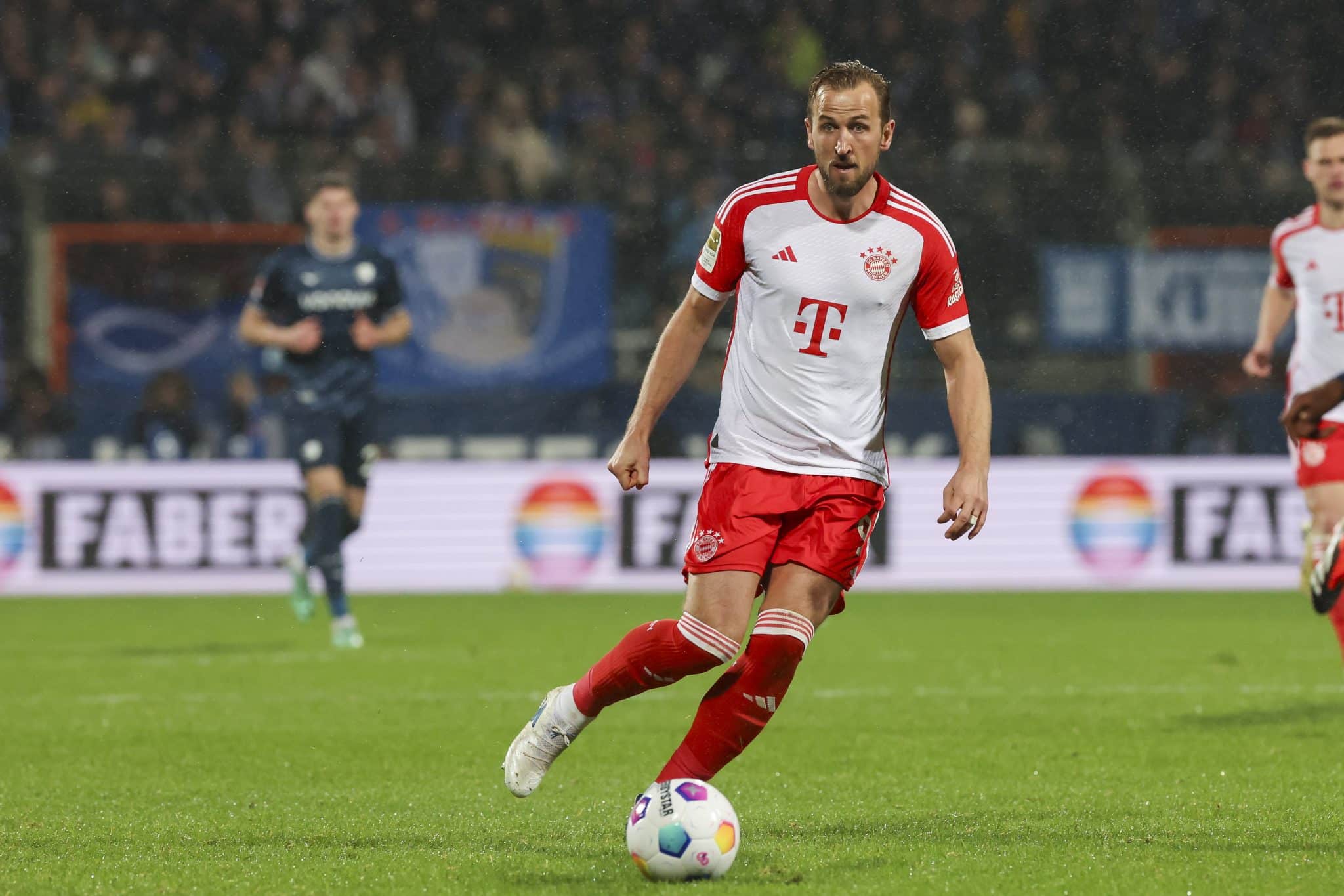 Kane j&aacute; sabe quando enfrentar&aacute; o Tottenham pela 1&ordf; vez ap&oacute;s sa&iacute;da