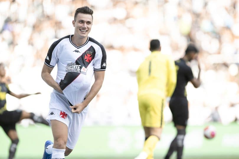 Vasco renova o contrato de Lucas Piton e tenta se blindar do interesse de clubes do exterior