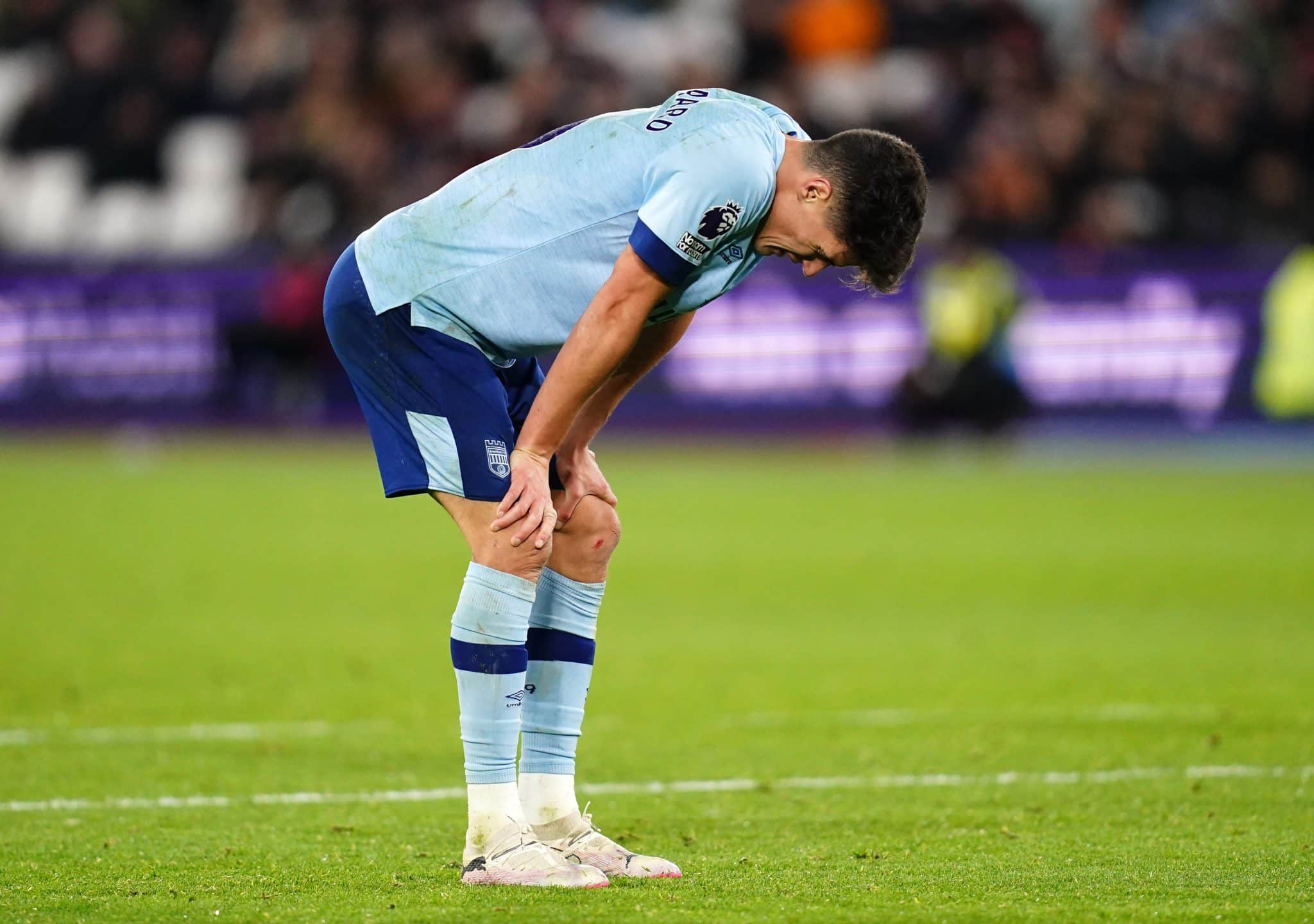 Parem de f&hellip; nossas vidas&rsquo;: jogador do Brentford reclama de pontos devolvidos ao Everton
