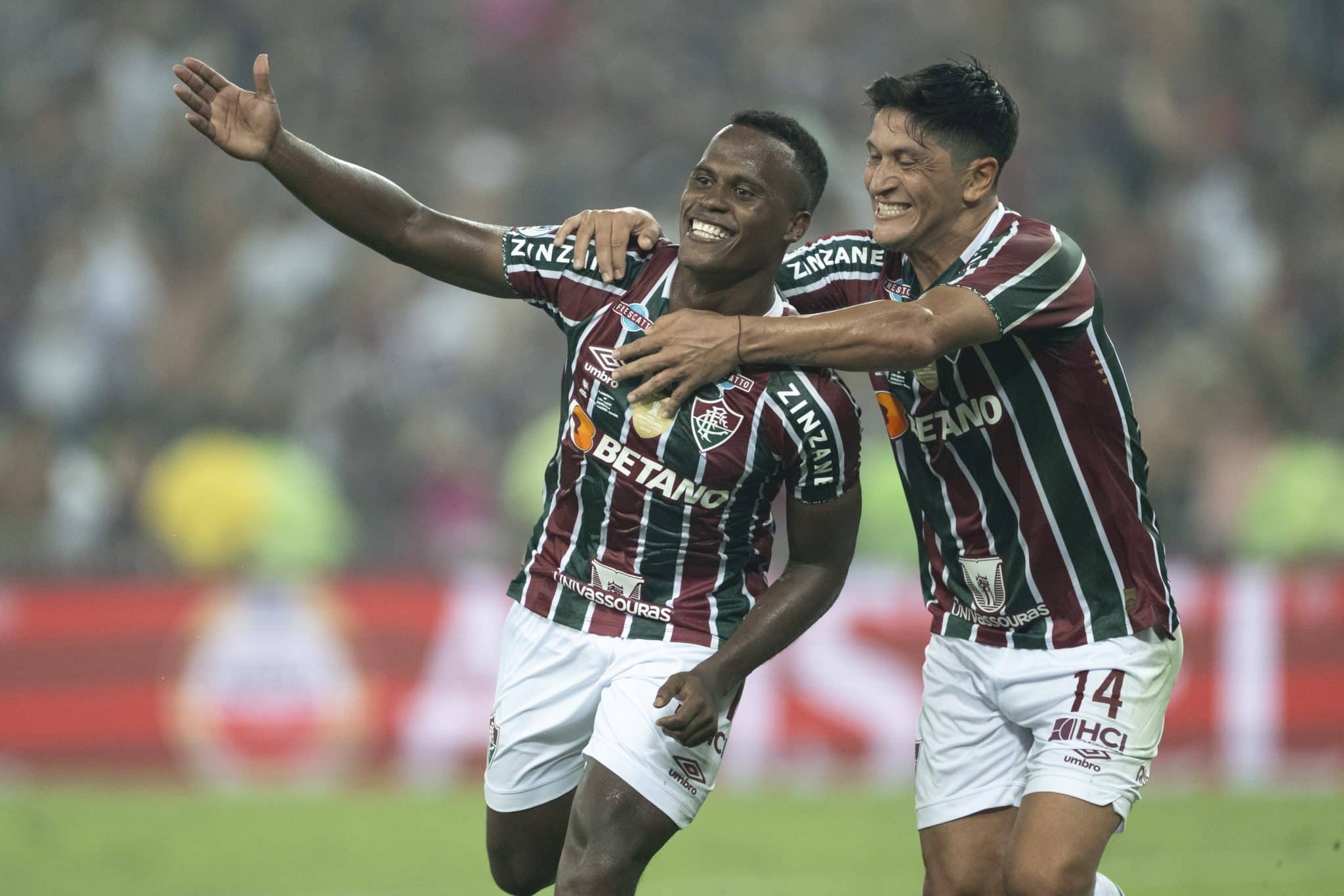 Fluminense vence a LDU de forma &eacute;pica, com um a menos, e &eacute; campe&atilde;o da Recopa