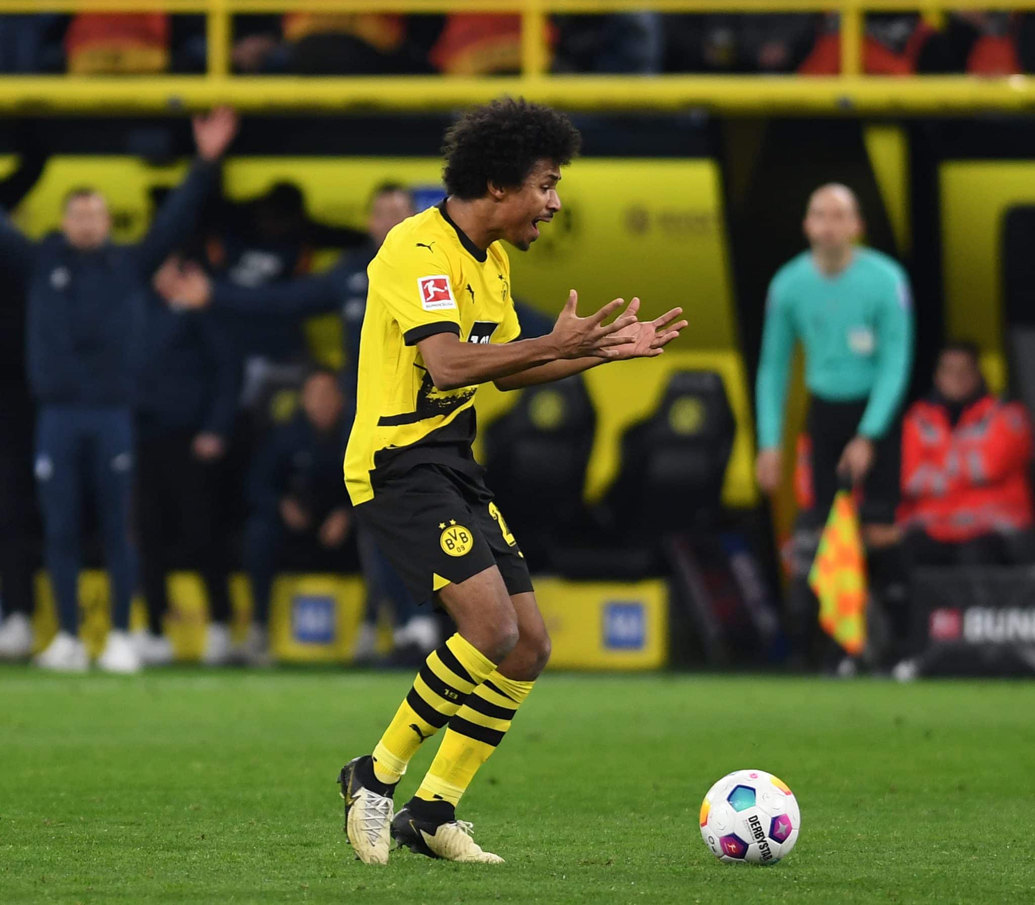 Borussia Dortmund vacila, toma virada do Hoffenheim em cinco minutos e se complica no G4&nbsp;da&nbsp;Bundesliga