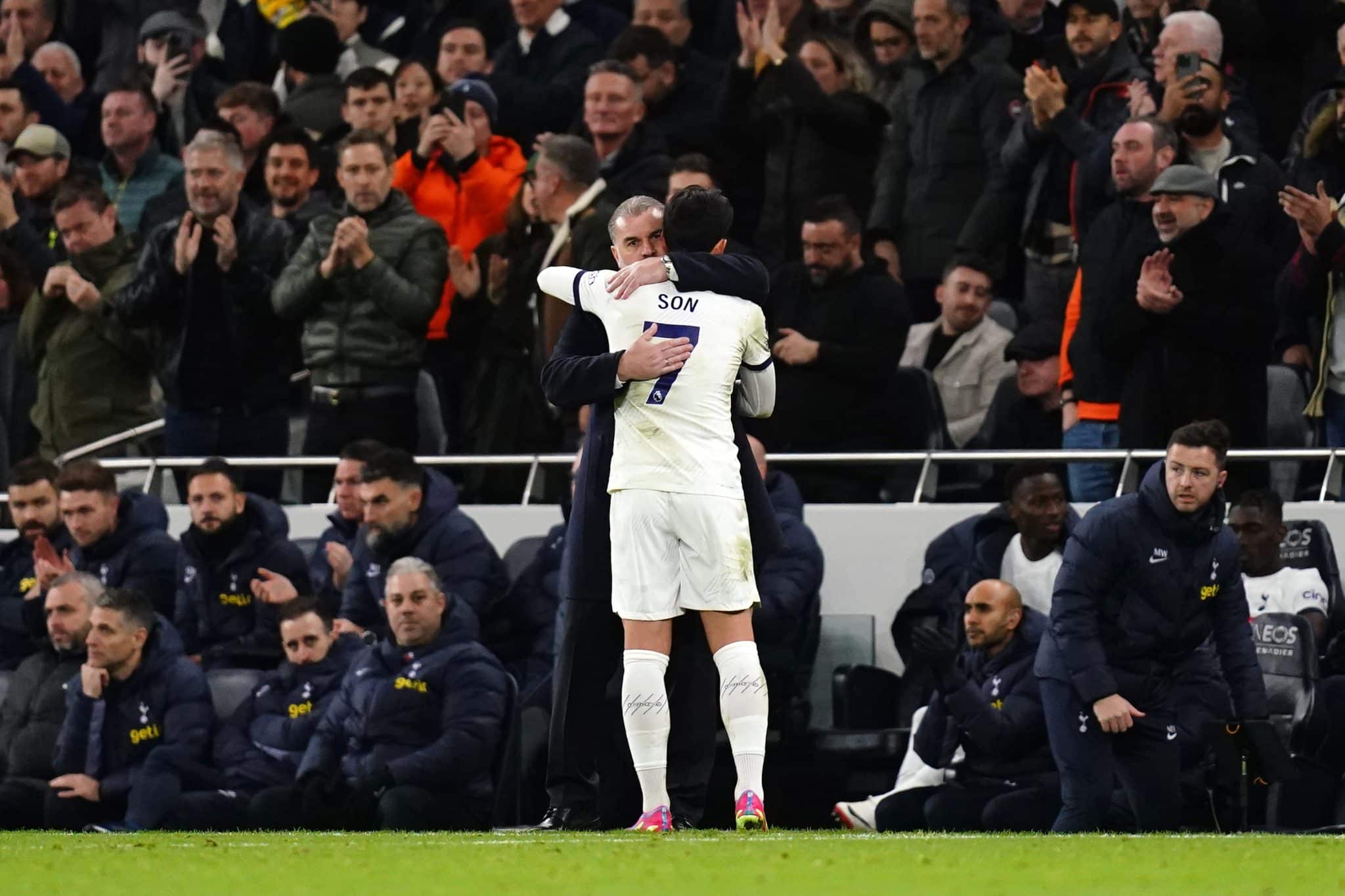 &rsquo;Ele &eacute; um l&iacute;der&rsquo;: Postecoglou defende Son ap&oacute;s rumores na Coreia do Sul