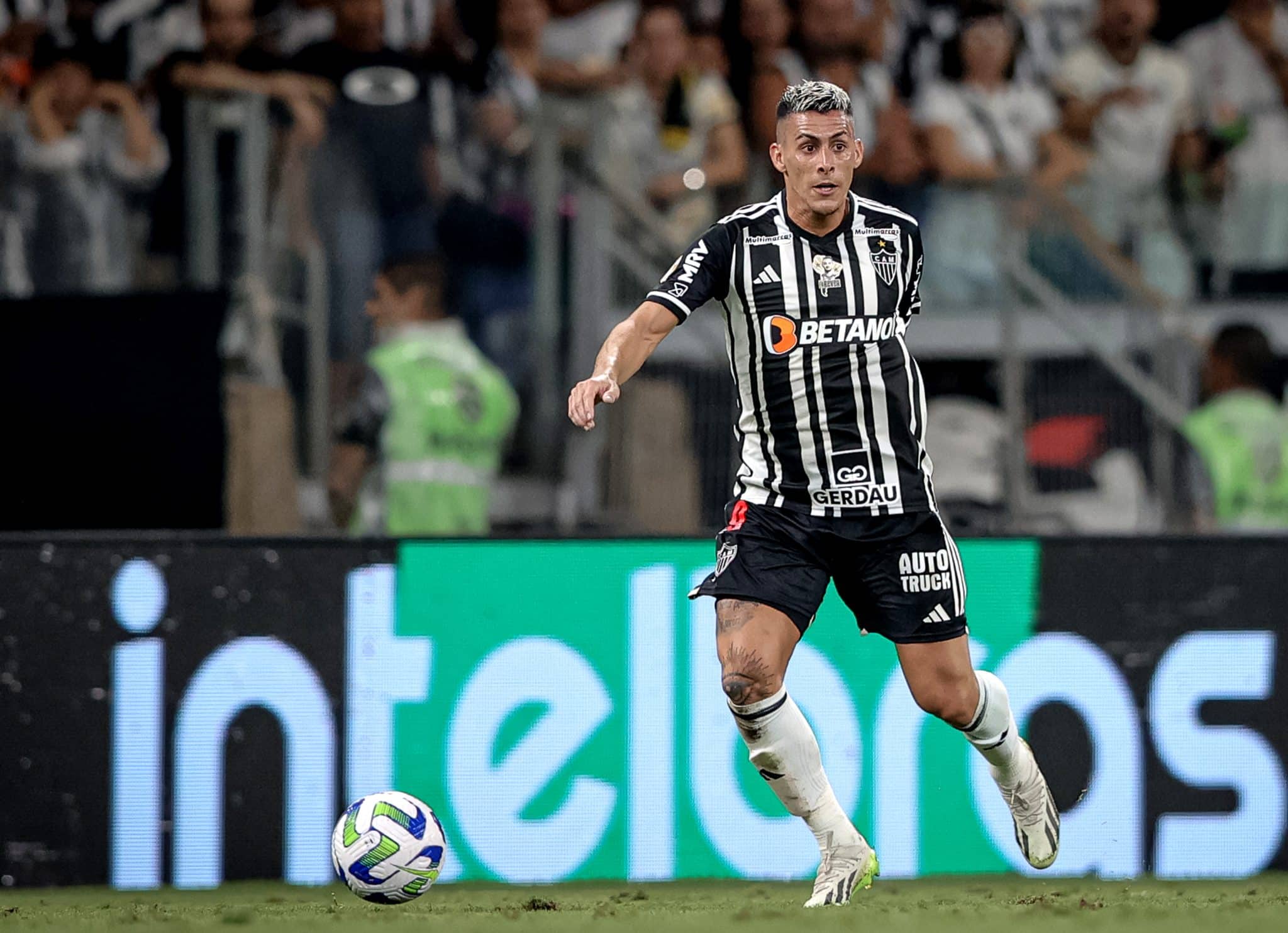 Gr&ecirc;mio encaminha contrata&ccedil;&atilde;o de gringo que n&atilde;o engrenou no Atl&eacute;tico-MG