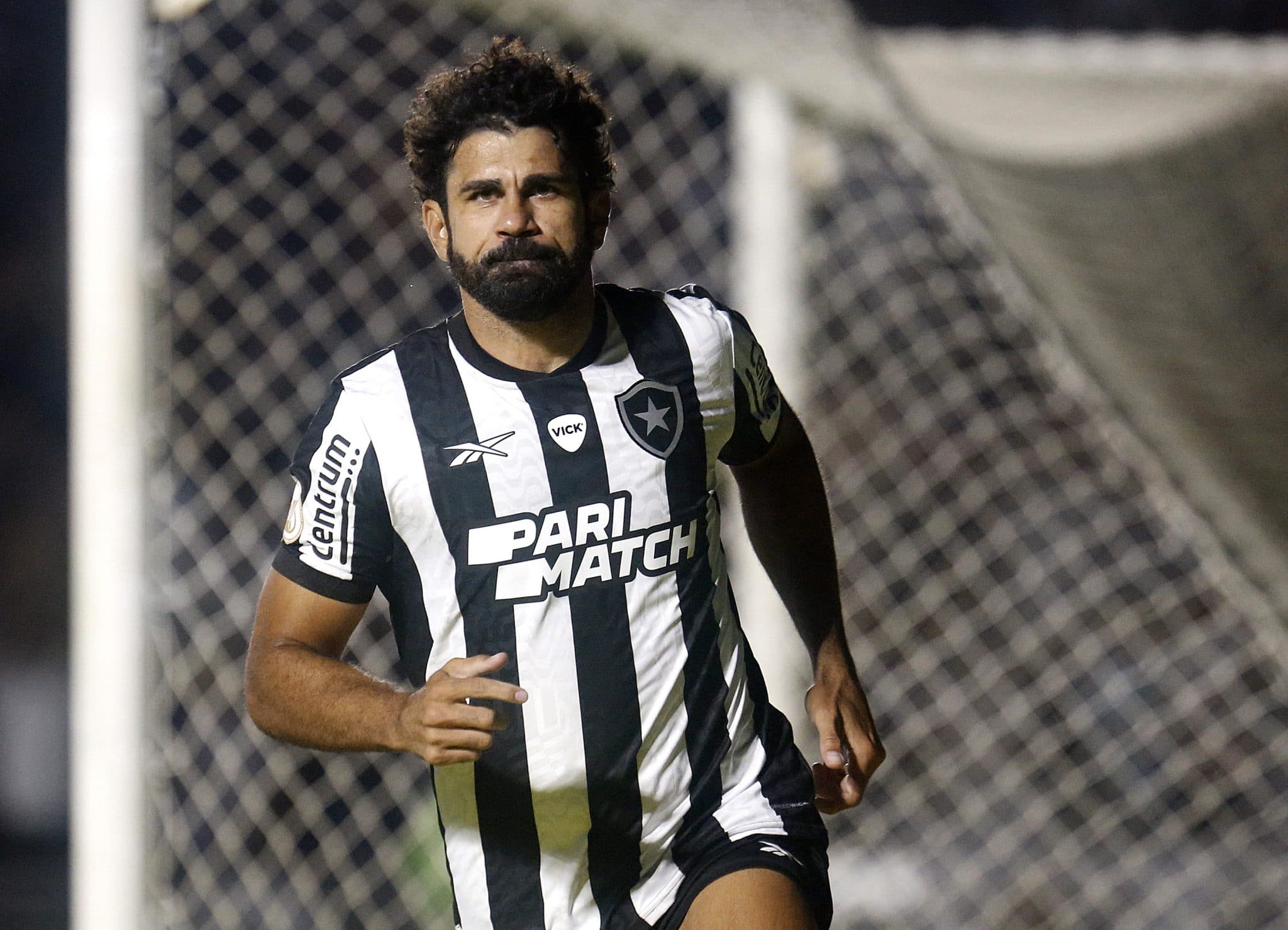 Gr&ecirc;mio anuncia chegada de Diego Costa, livre no mercado ap&oacute;s deixar o Botafogo