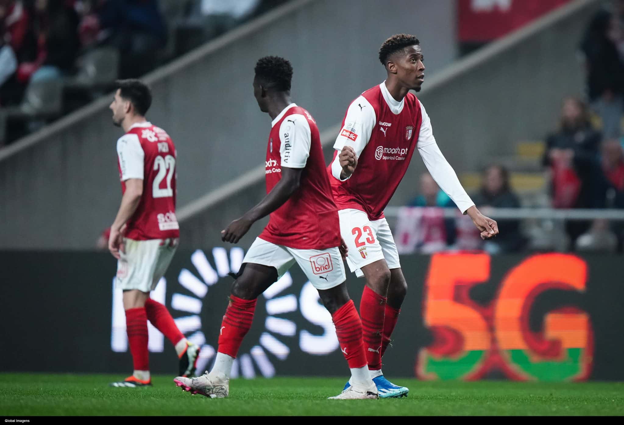 Qarabag escreve saga &eacute;pica, bate o Braga e est&aacute; nas oitavas da Liga Europa