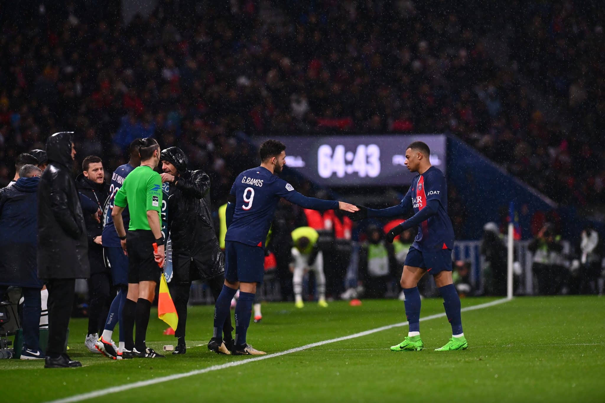 Com Mbapp&eacute; apagado, PSG ganha p&ecirc;nalti no &uacute;ltimo lance para evitar derrota contra Nantes na Ligue 1