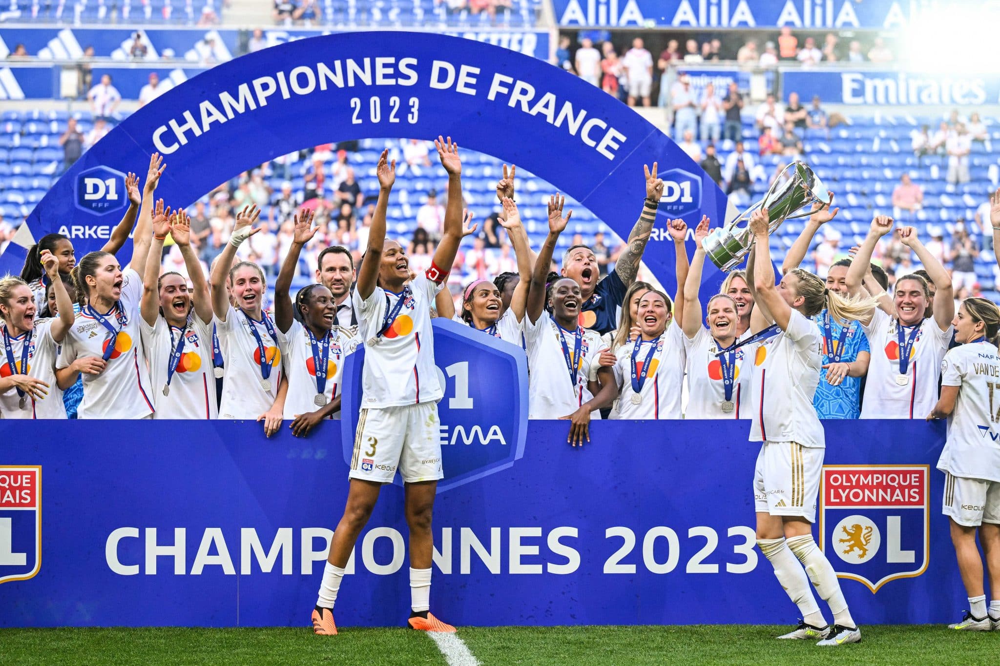 Lyon quer fazer hist&oacute;ria e ter um est&aacute;dio apenas para seu time feminino
