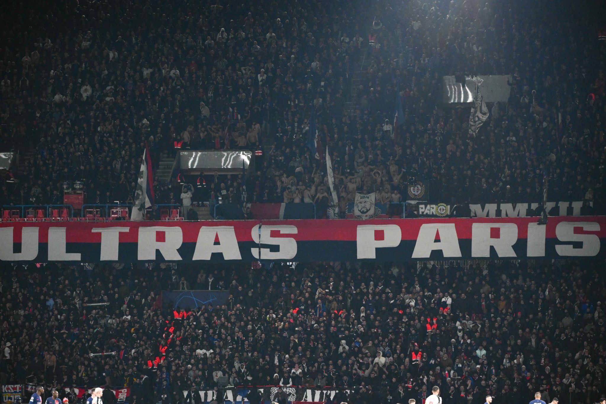 Paris vai processar o PSG por sexismo da torcida contra prefeita