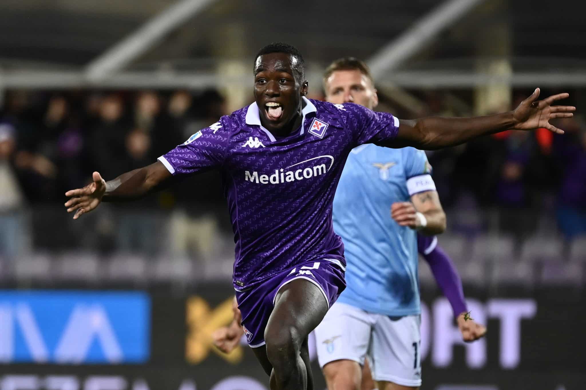 Fiorentina perde caminh&atilde;o de gols e p&ecirc;nalti, mas vira sobre a Lazio em disputa direta na Serie A