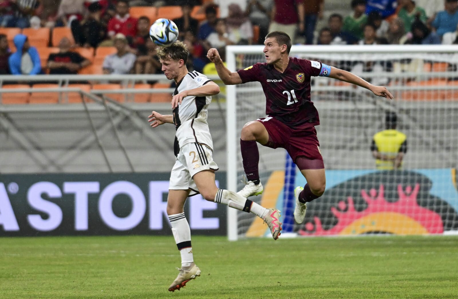 Apesar do transfer ban, Santos analisa a contrata&ccedil;&atilde;o de promessa da sele&ccedil;&atilde;o sub-17 da Venezuela