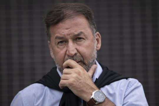 Corinthians vive crise pol&iacute;tica generalizada e diretores pedem desligamento