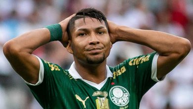 Crises de Rony e Veiga no Palmeiras exp&otilde;em Abel em dificuldade in&eacute;dita na carreira