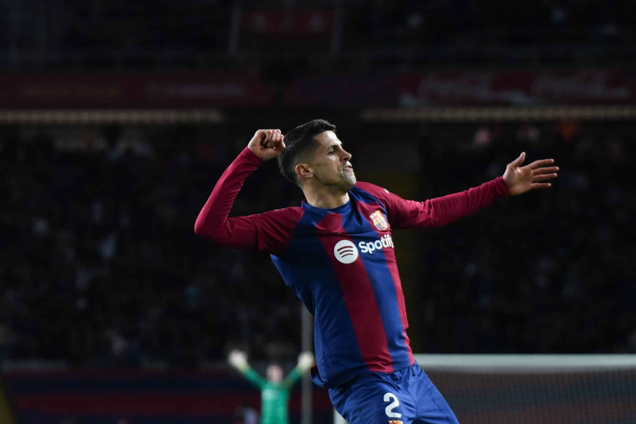 Manchester City desiste de reintegrar Jo&atilde;o Cancelo, e Barcelona deve aproveitar a oportunidade