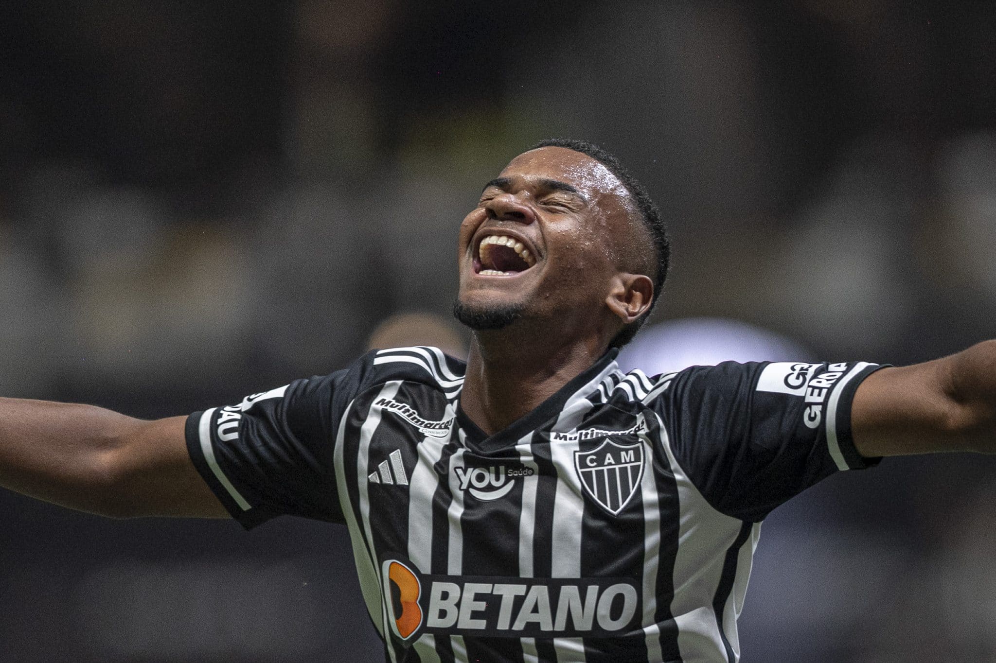 &lsquo;Importantes no tempo que fiquei escondido&rsquo;: Alisson fala de rela&ccedil;&atilde;o com a fam&iacute;lia ap&oacute;s brilhar pelo Atl&eacute;tico-MG